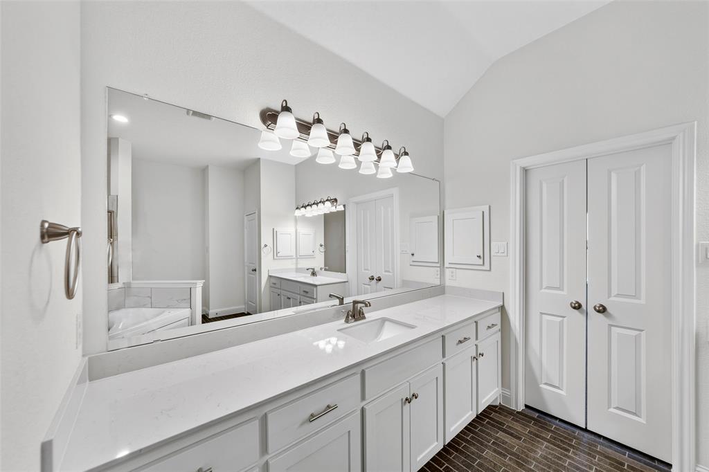 1209 Deerfield Drive Property Photo 18