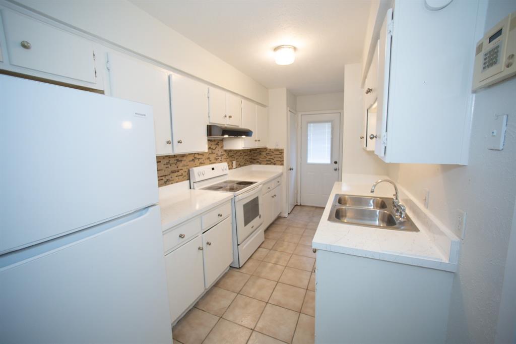 13552 Waterfall Way Property Photo 8