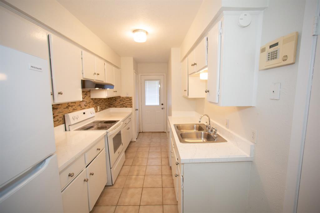13552 Waterfall Way Property Photo 9