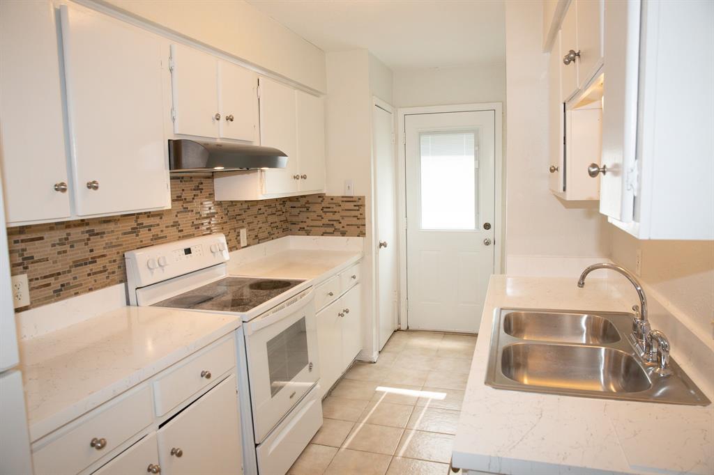 13552 Waterfall Way Property Photo 10
