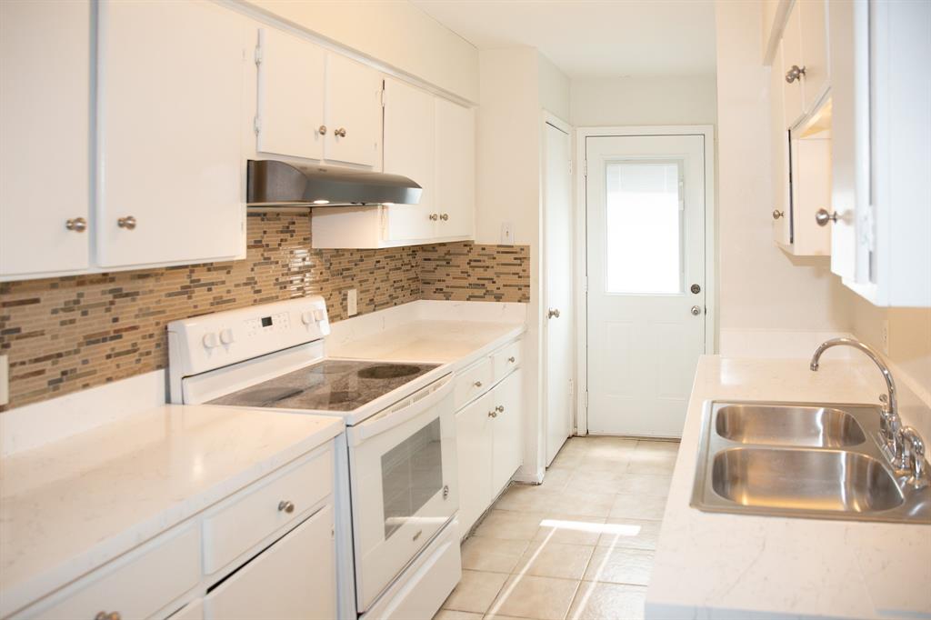 13552 Waterfall Way Property Photo 11