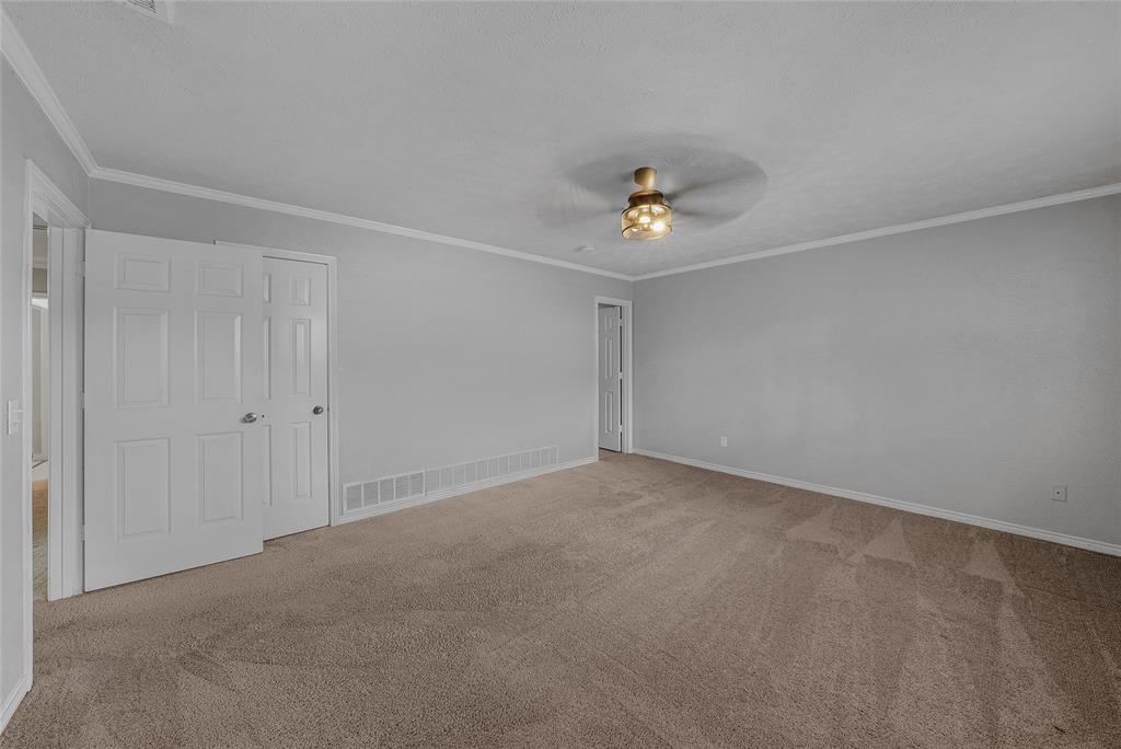 2325 Merrimac Drive Property Photo 25
