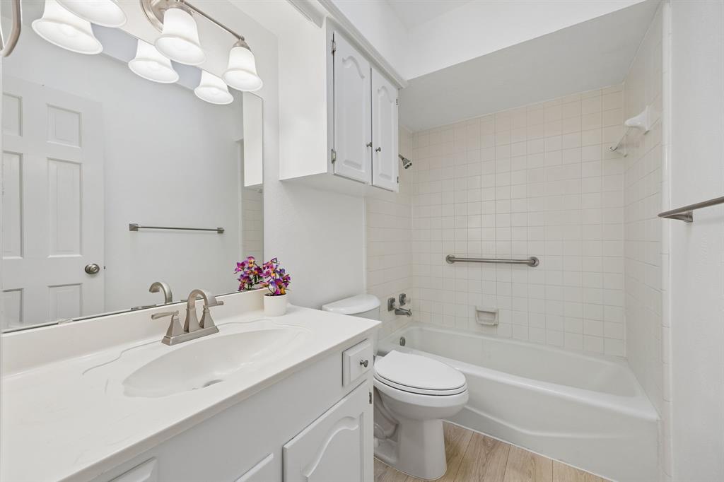 10014 Hickory Crossing Property Photo 12