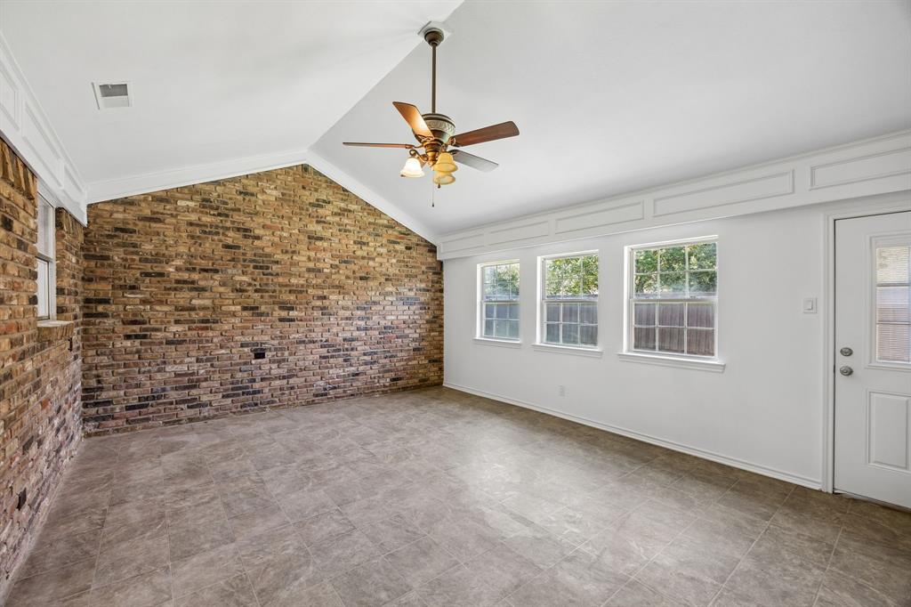 10014 Hickory Crossing Property Photo 18