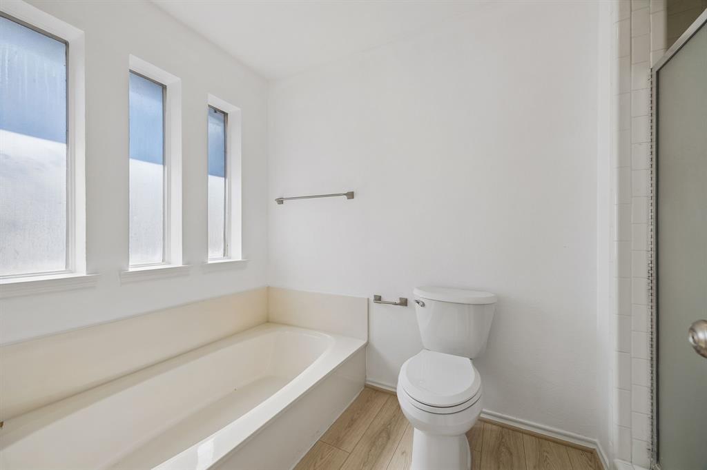 10014 Hickory Crossing Property Photo 23