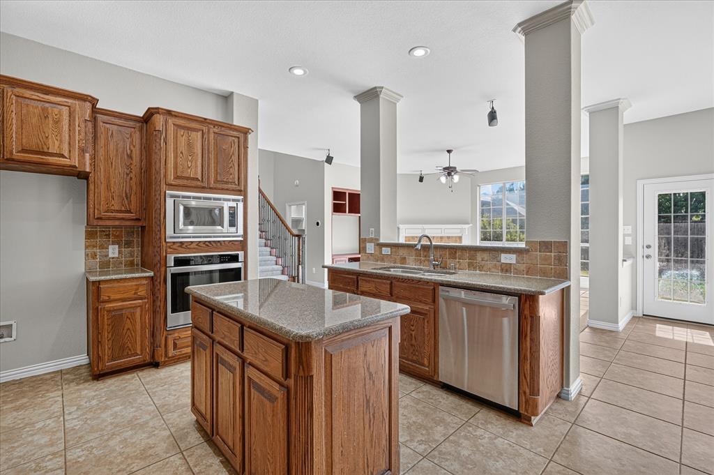 10987 Apple Valley Drive Property Photo 19