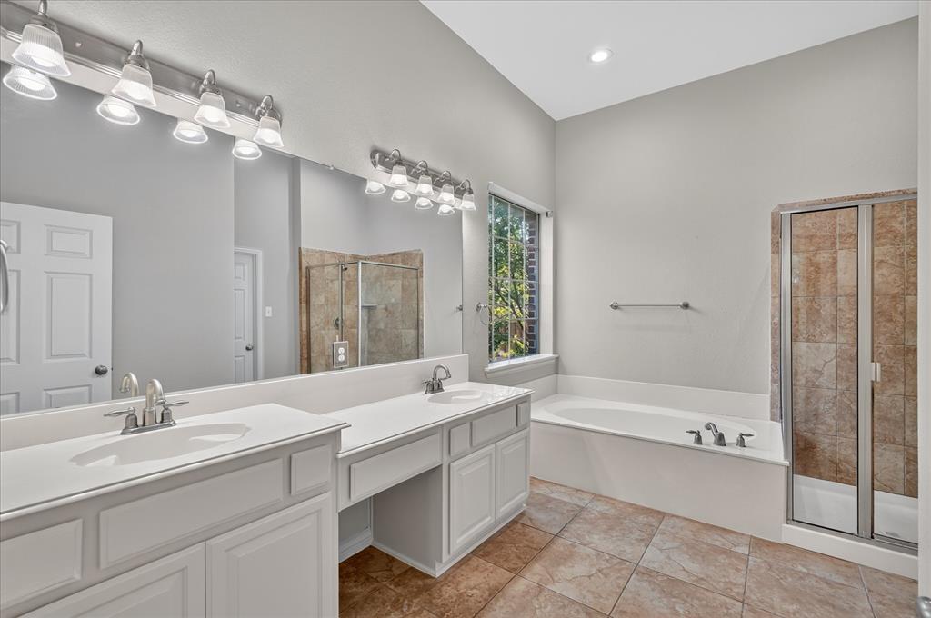 10987 Apple Valley Drive Property Photo 23