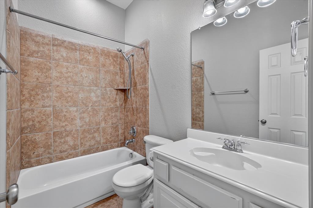10987 Apple Valley Drive Property Photo 25