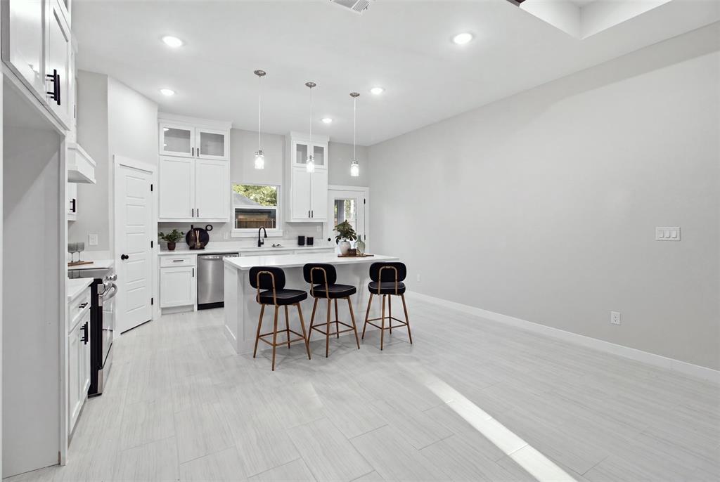108 Parkside Drive Property Photo 11