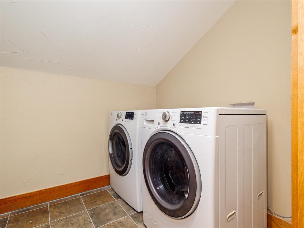 90 County Road 373 Property Photo 19