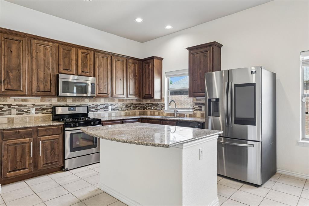 2117 Gregory Creek Drive Property Photo 4