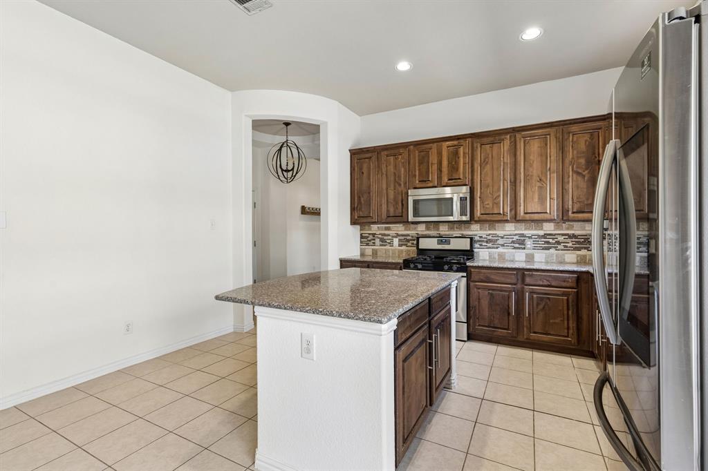 2117 Gregory Creek Drive Property Photo 5