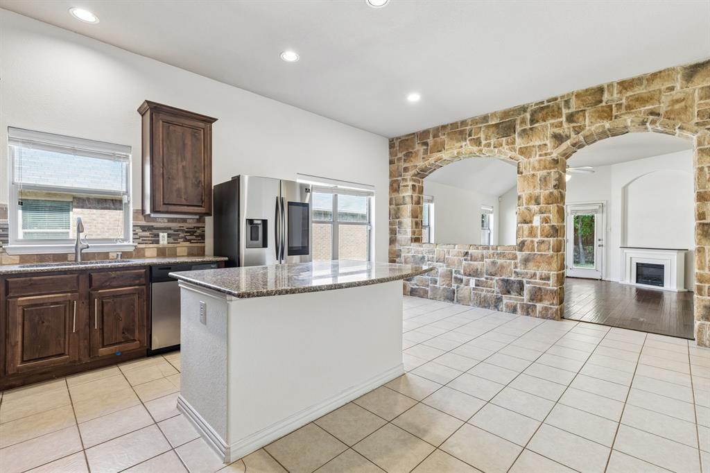 2117 Gregory Creek Drive Property Photo 6