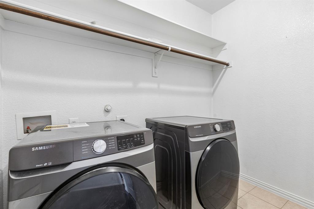 2117 Gregory Creek Drive Property Photo 15