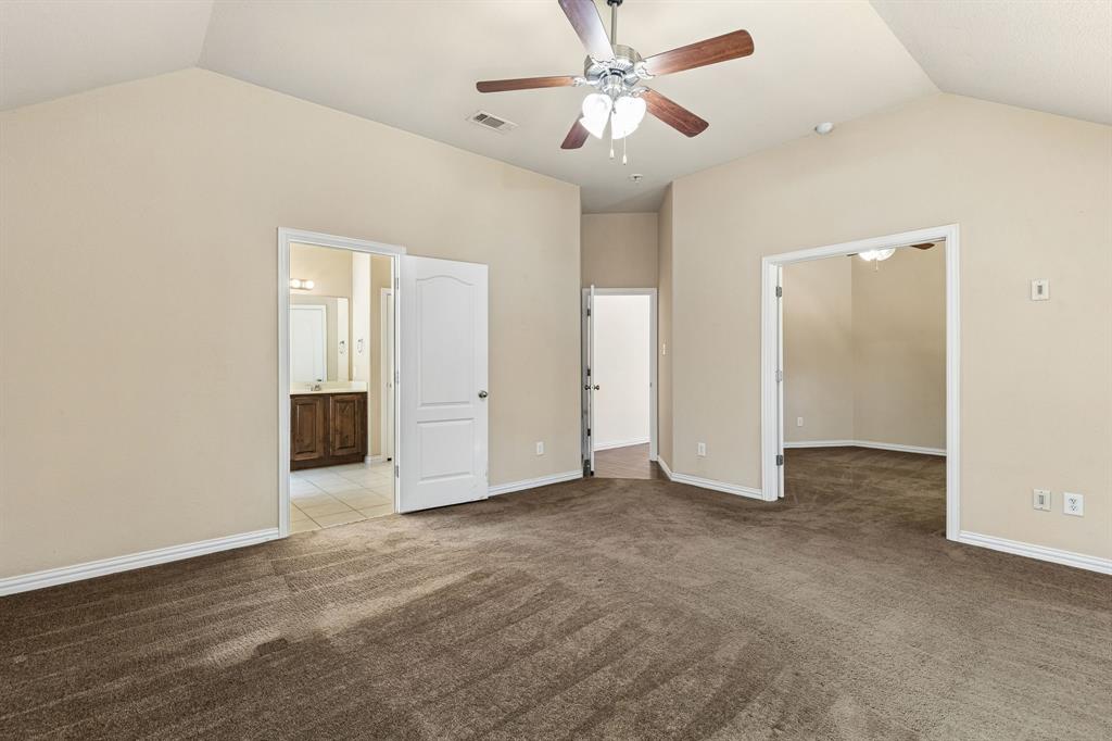2117 Gregory Creek Drive Property Photo 17