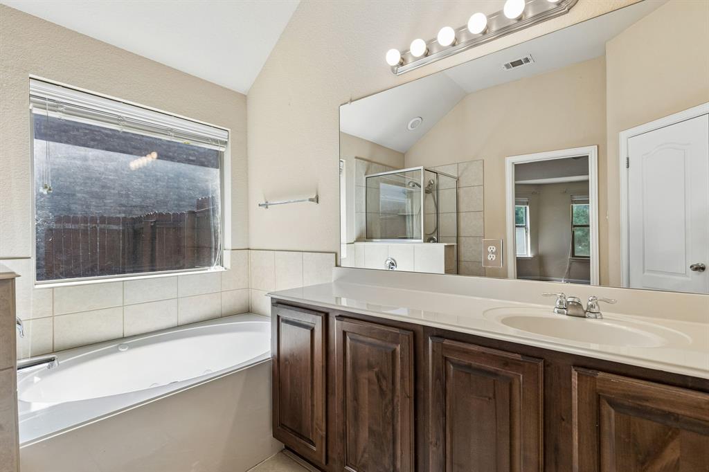 2117 Gregory Creek Drive Property Photo 21