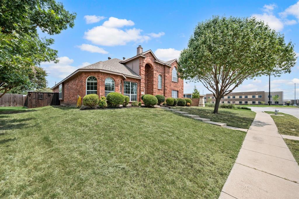1215 Majestic Way Property Photo 6