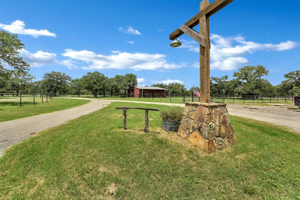 3911 N Highway 281 Property Photo 4