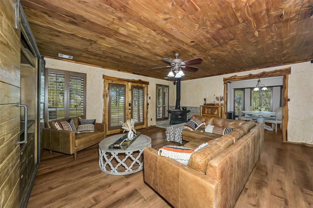 3911 N Highway 281 Property Photo 6