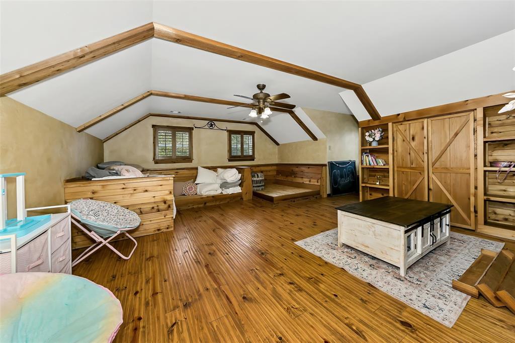 3911 N Highway 281 Property Photo 13