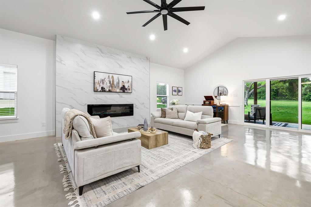 1838 S Park Avenue Property Photo 8