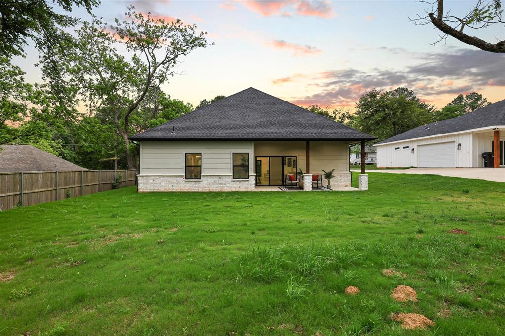 1838 S Park Avenue Property Photo 32