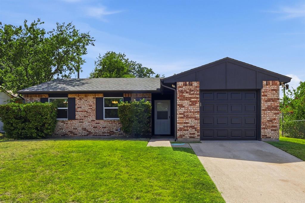 1211 Aspen Drive Property Photo 1