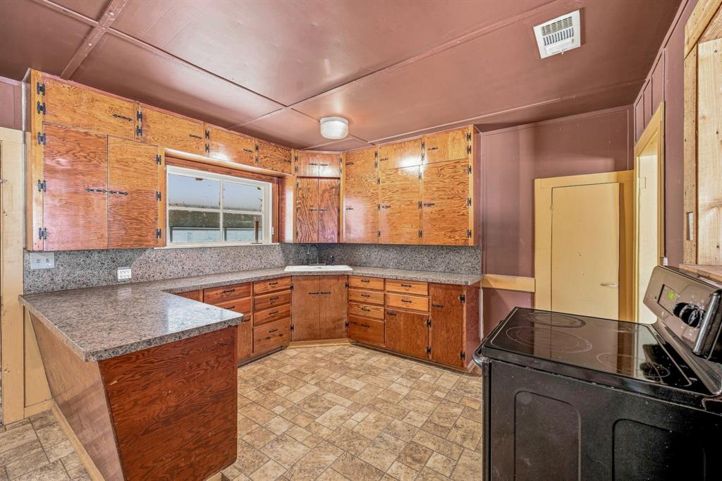 2401 County Road 382 Property Photo 16