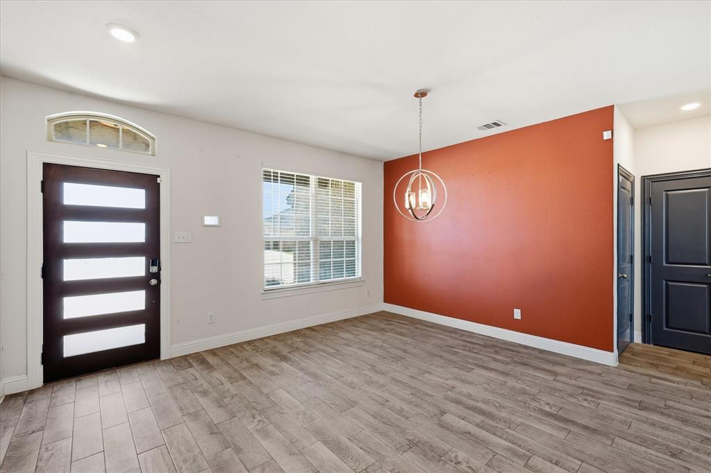 10421 Table Bluff Street Property Photo 7