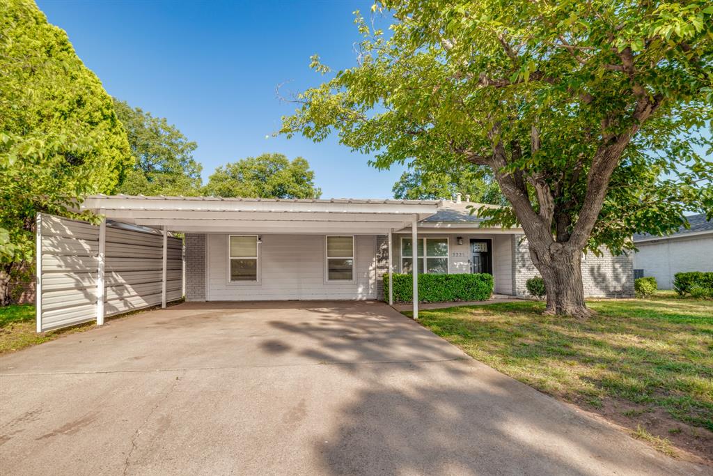 3225 Wenwood Road Property Photo 1