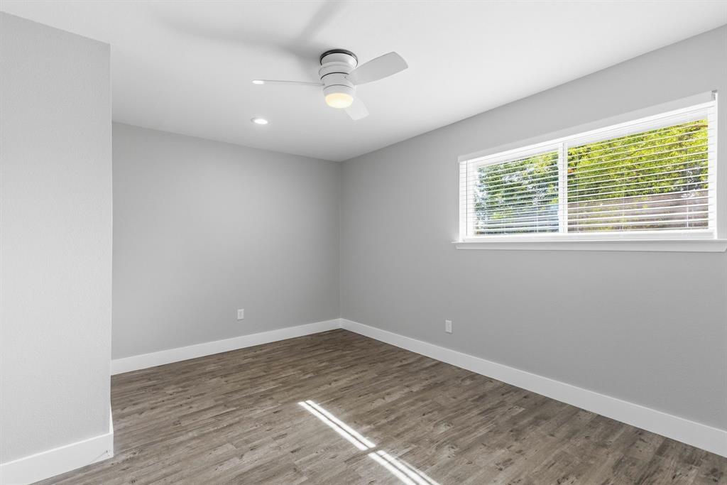 112 Royal Lane Property Photo 30