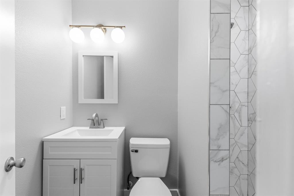 112 Royal Lane Property Photo 32