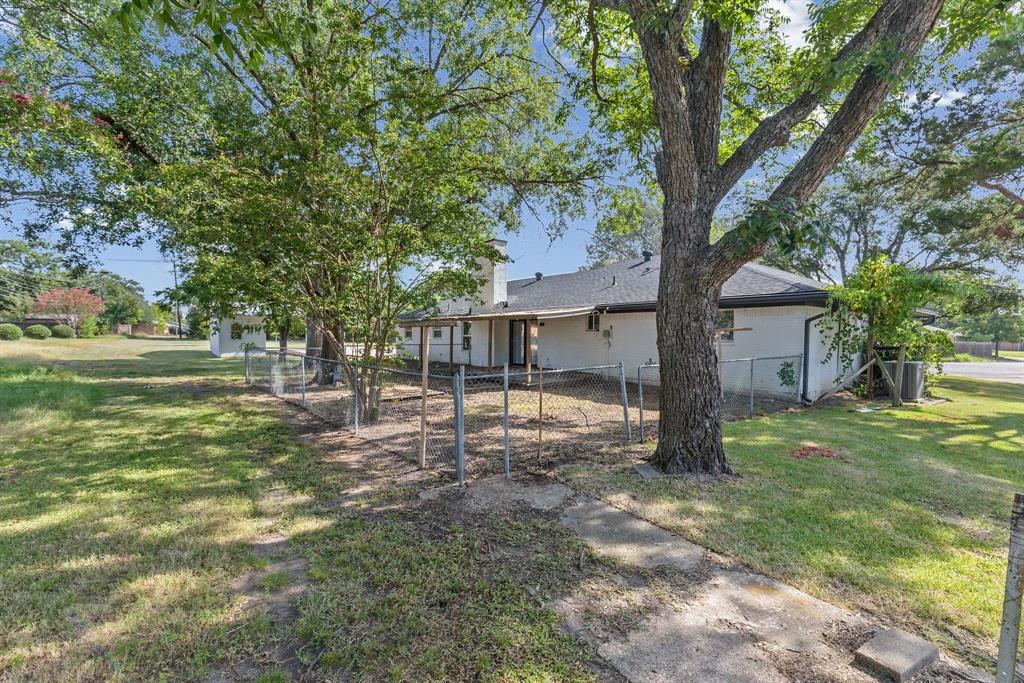 112 Royal Lane Property Photo 36