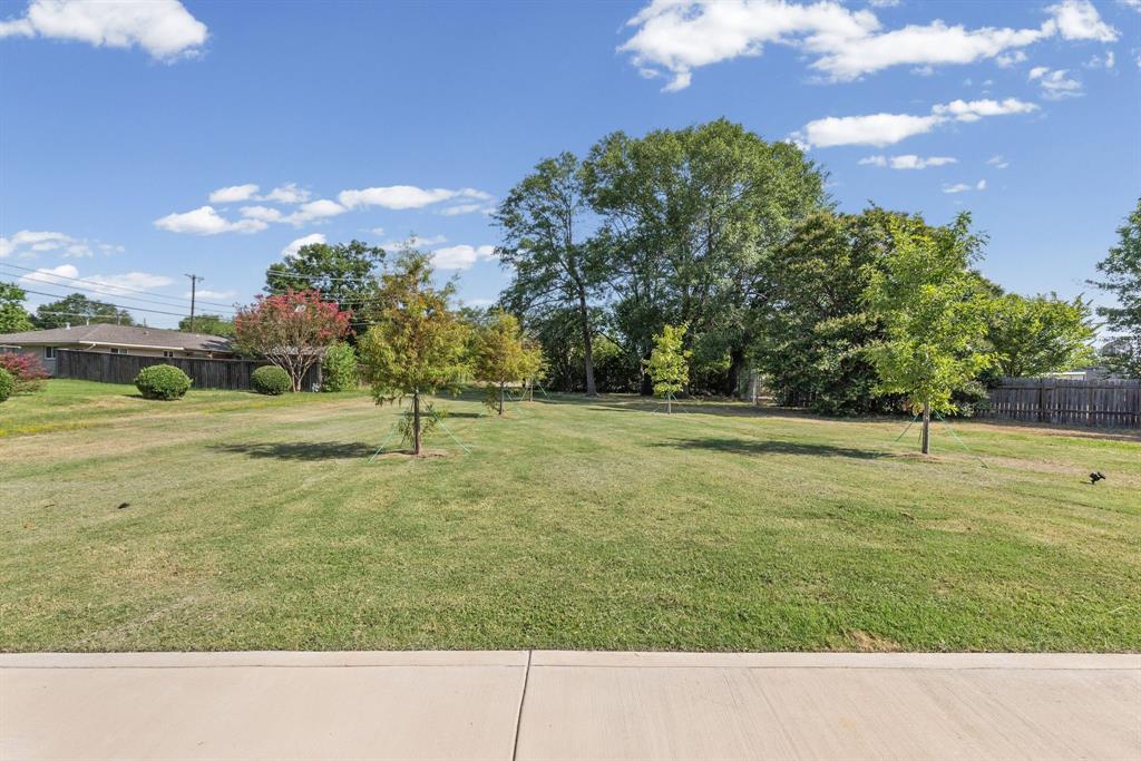 112 Royal Lane Property Photo 38