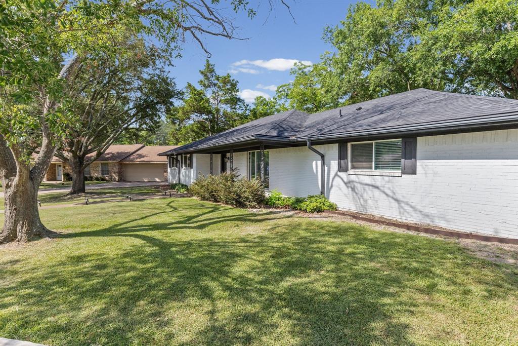 112 Royal Lane Property Photo 39
