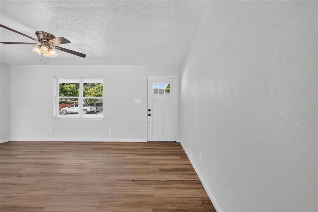 900 S 3rd Street Property Photo 4