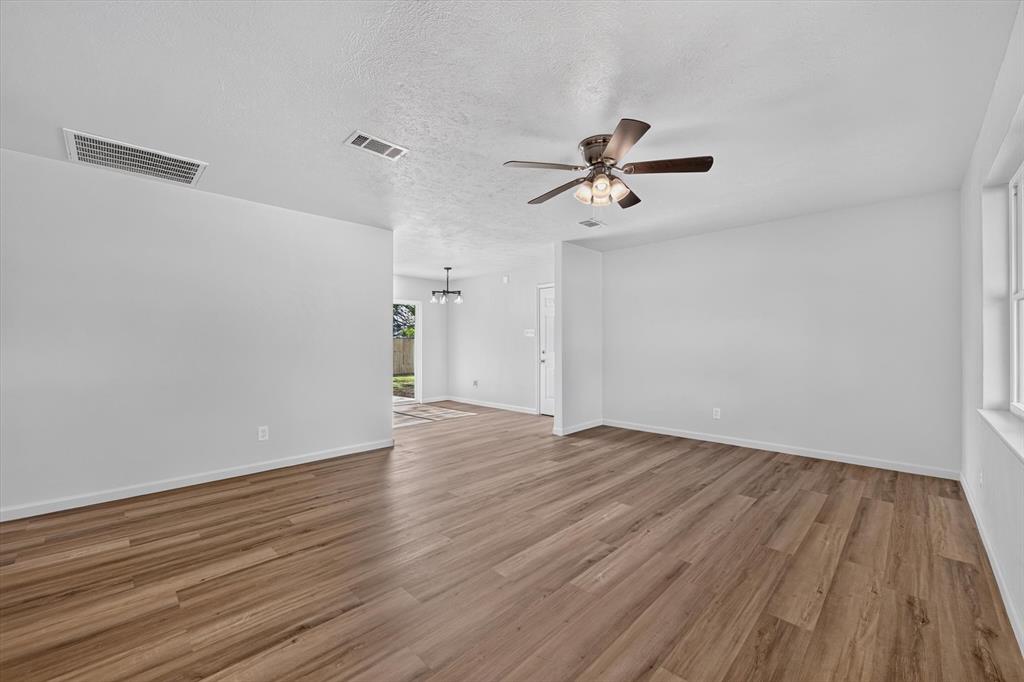 900 S 3rd Street Property Photo 6