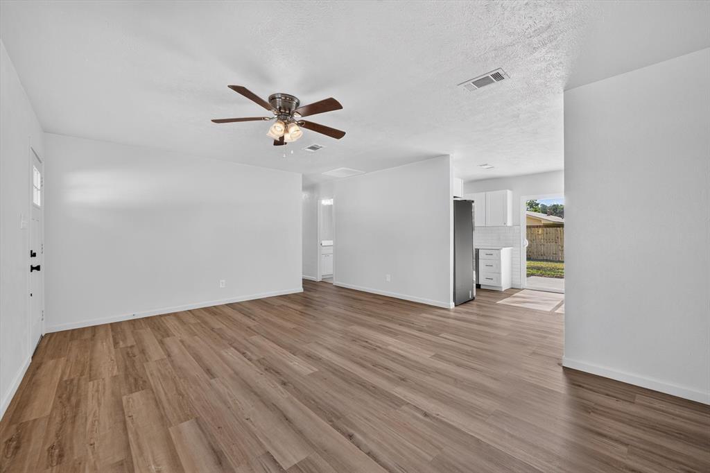 900 S 3rd Street Property Photo 8