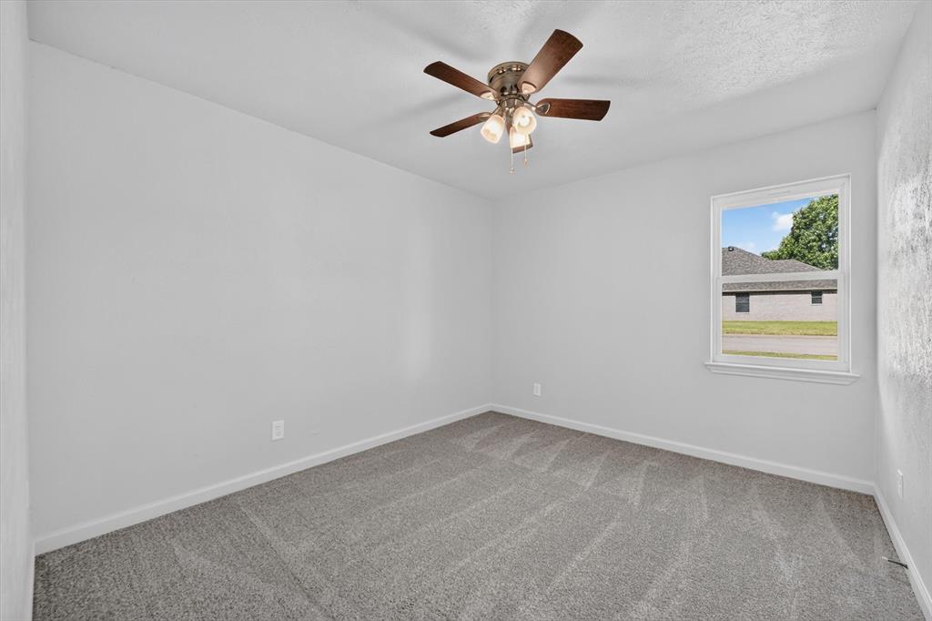 900 S 3rd Street Property Photo 16