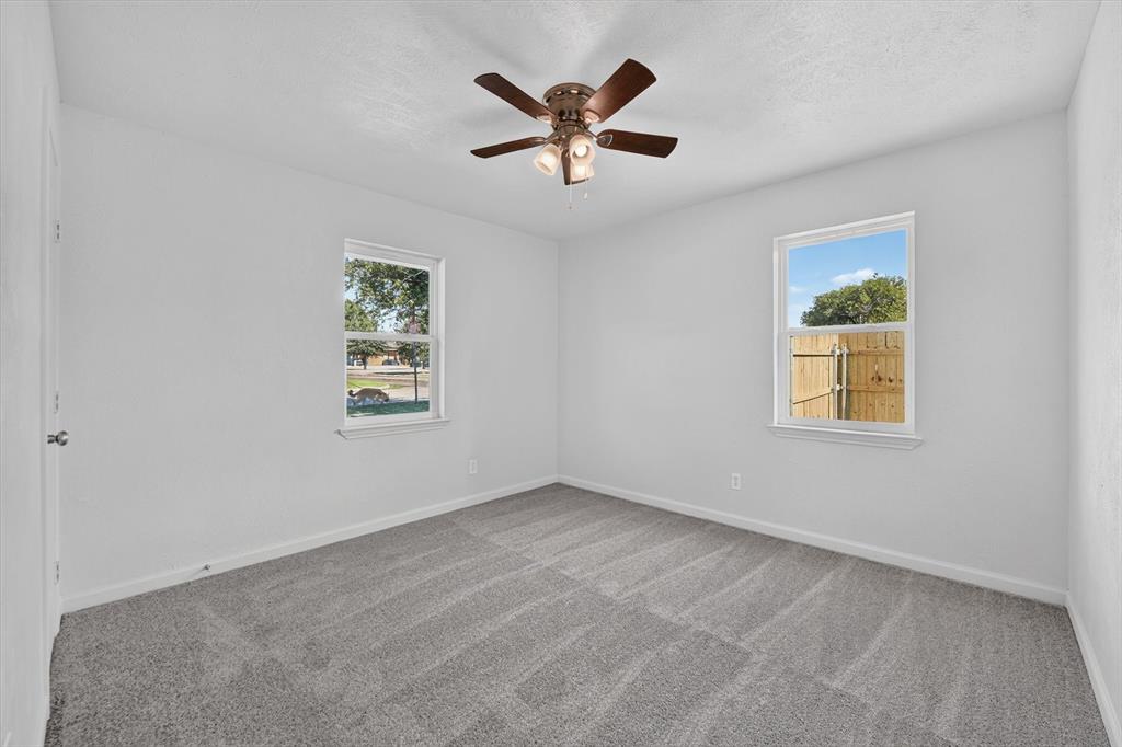 900 S 3rd Street Property Photo 18