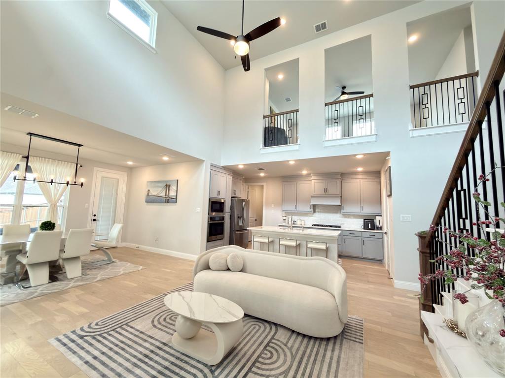 5408 Crosstrees Street Property Photo 4