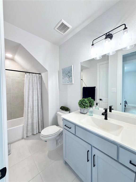 5408 Crosstrees Street Property Photo 13