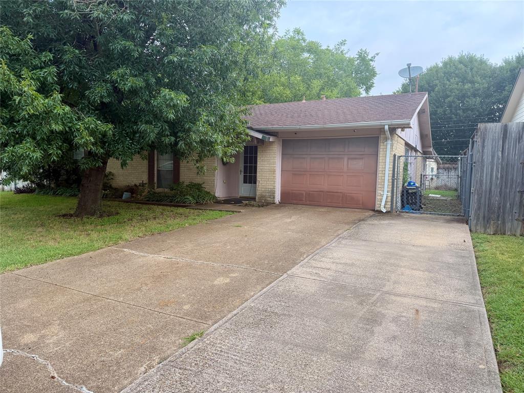 129 Astoria Drive Property Photo 2