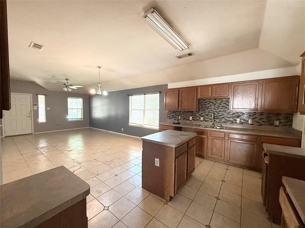 9916 Crystal Valley Way Property Photo 5
