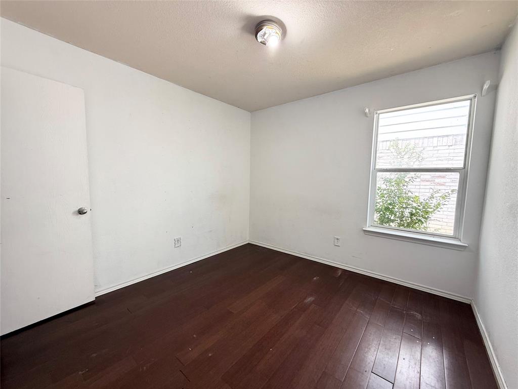 9916 Crystal Valley Way Property Photo 8
