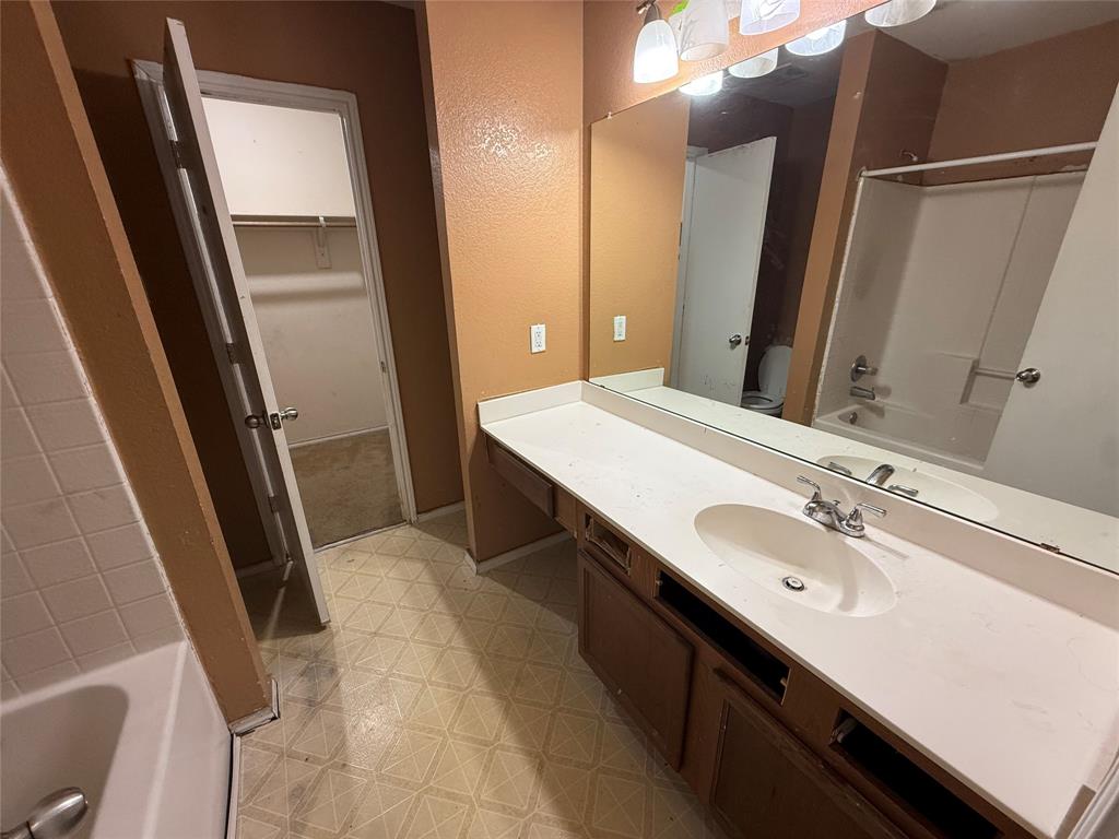 9916 Crystal Valley Way Property Photo 10