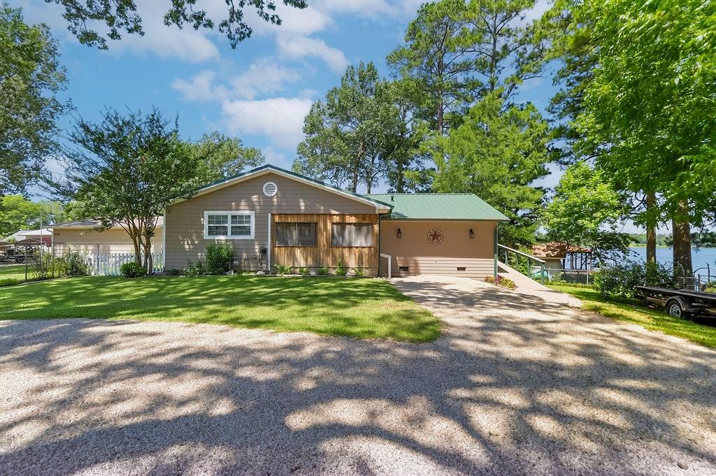 208 Southshore Drive Property Photo 2