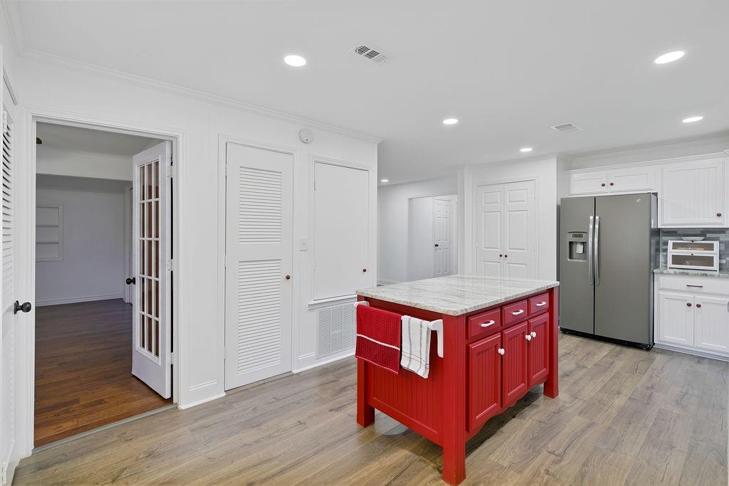 208 Southshore Drive Property Photo 9