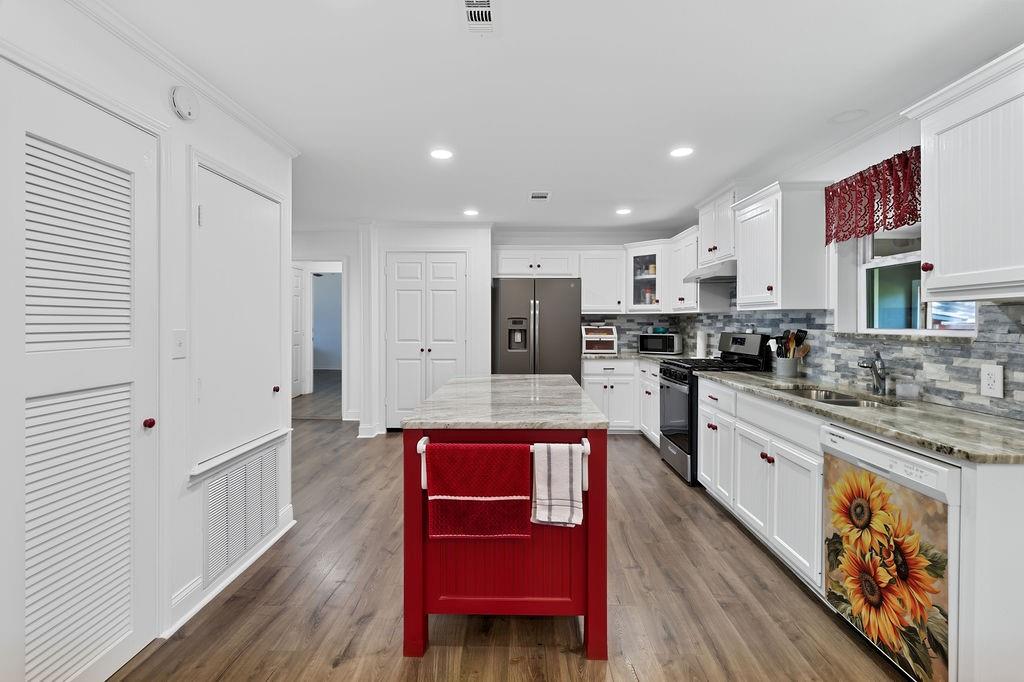 208 Southshore Drive Property Photo 10
