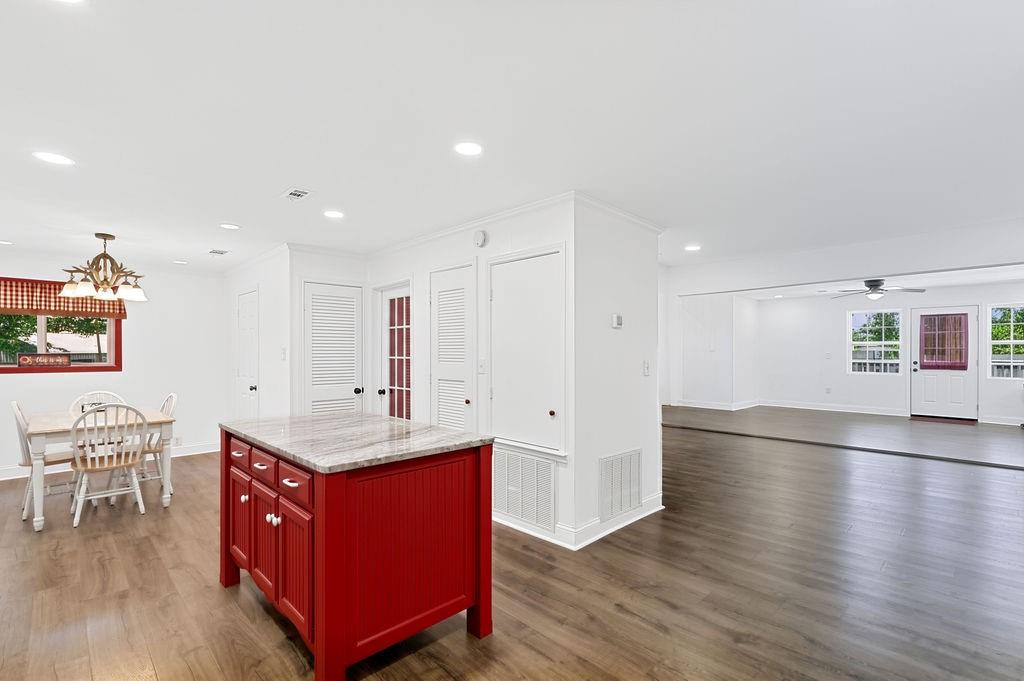 208 Southshore Drive Property Photo 12